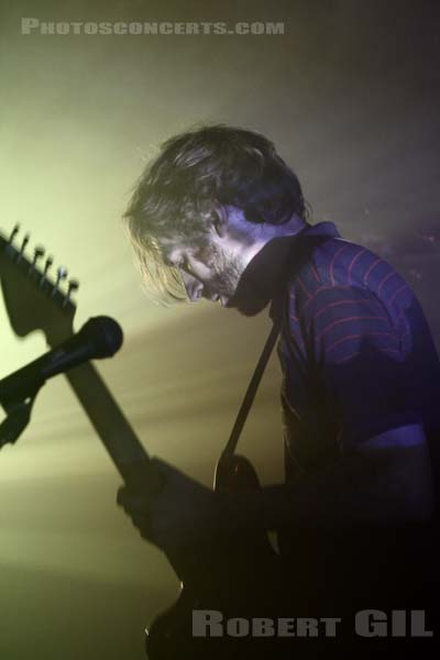 A PLACE TO BURY STRANGERS - 2009-11-19 - PARIS - La Maroquinerie - 